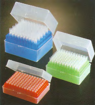 НАКОНЕЧНИКИ НА 100 МКЛ С ФИЛЬТРОМ, СТЕРИЛЬНЫЕ, В ШТАТИВАХ (96 ШТ./ШТАТ), АРТ. TS-100C-FS, EXTRAGENE INC.