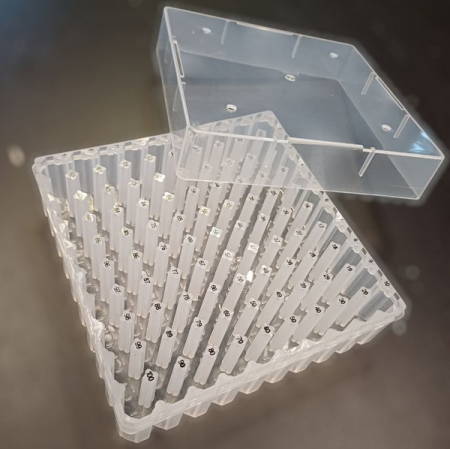 КРИОШТАТИВ, ПОЛИПРОПИЛЕН (PP), МЕСТ 100, ДЛЯ ПРОБИРОК ДО 2 МЛ